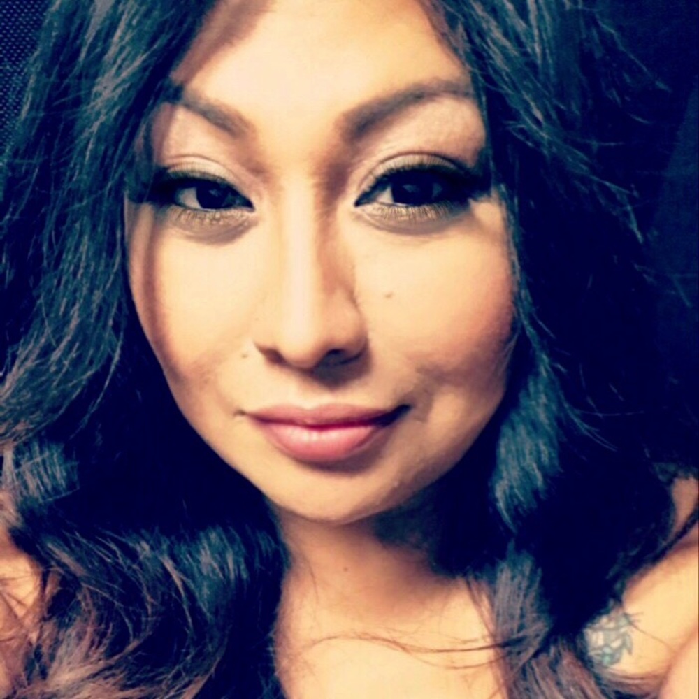 Meet your Posher, Corina